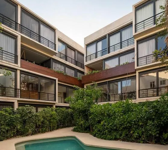 New 2 Bd With Private Balcony Apartamento