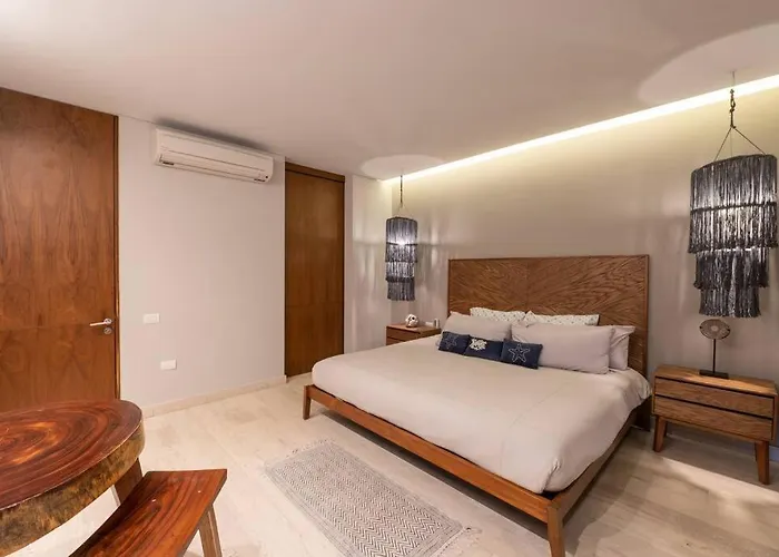 New 2 Bd With Private Balcony Apartamento