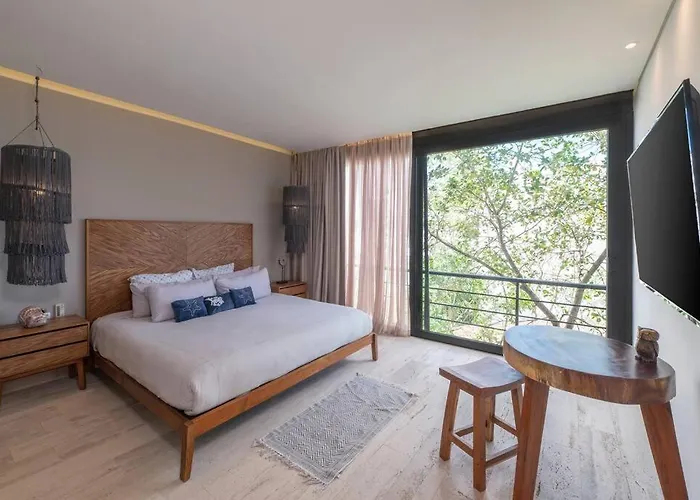 New 2 Bd With Private Balcony *